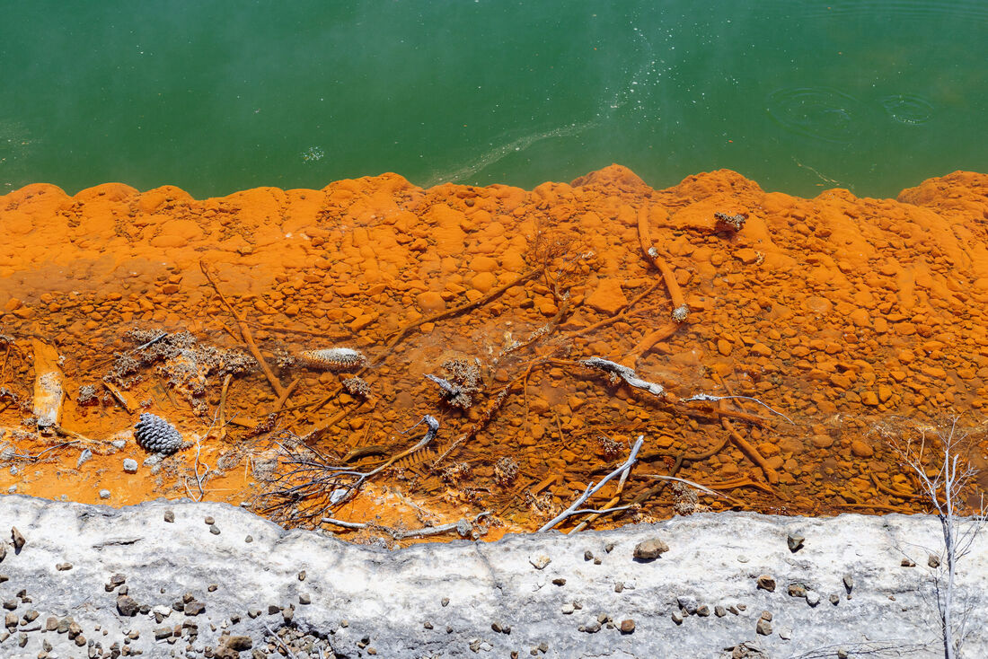 Banks of the Champagne Pool